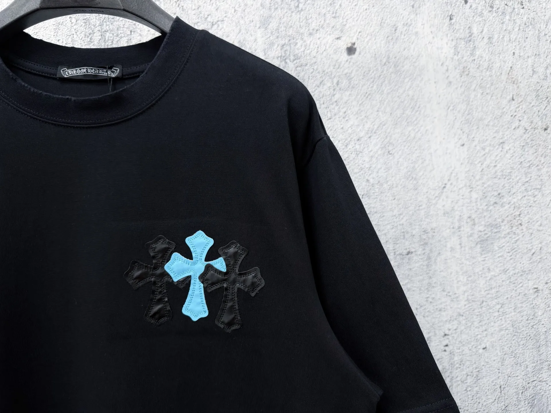 【Come Hearts 】 26ss ， ， 。 ， CH ， 。 ， ， Same Style Size：S—XL ：Black White
